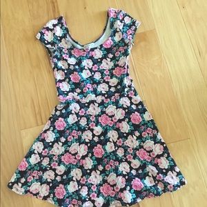 2 dresses-same style